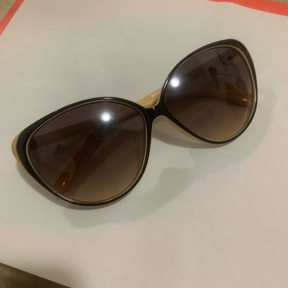 Glasses - Picture 1 of 1